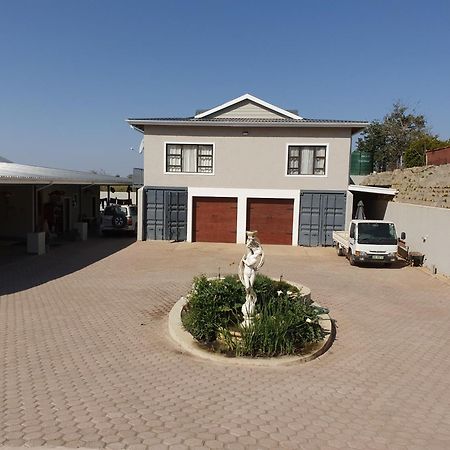 Goggas Nest Bnb & Restaurant Matsapha Esterno foto